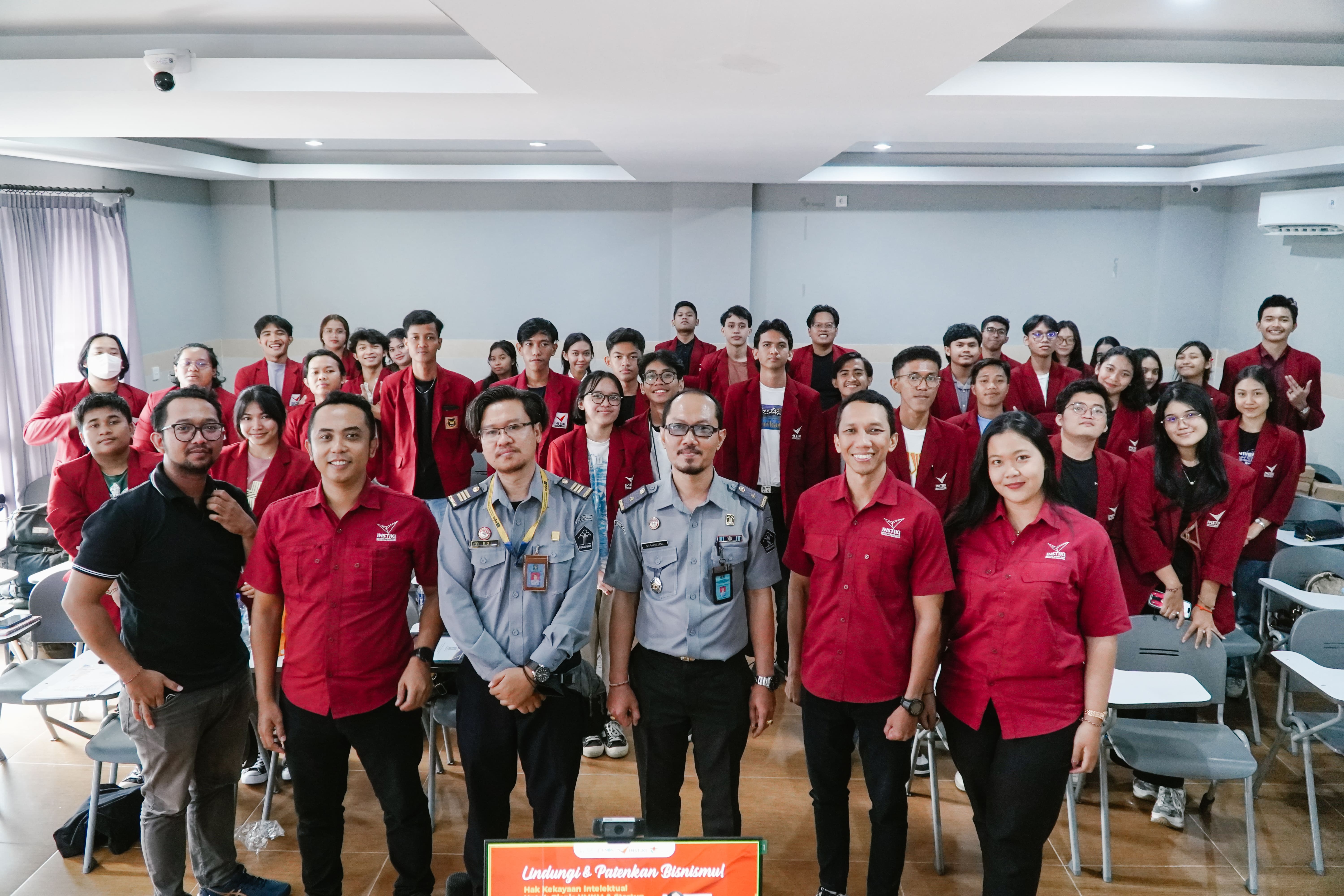 Peserta dan pendamping dalam kegiatan INBIS INSTIKI